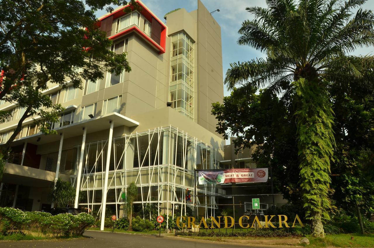 Grand Cakra Hotel Malang Exterior foto